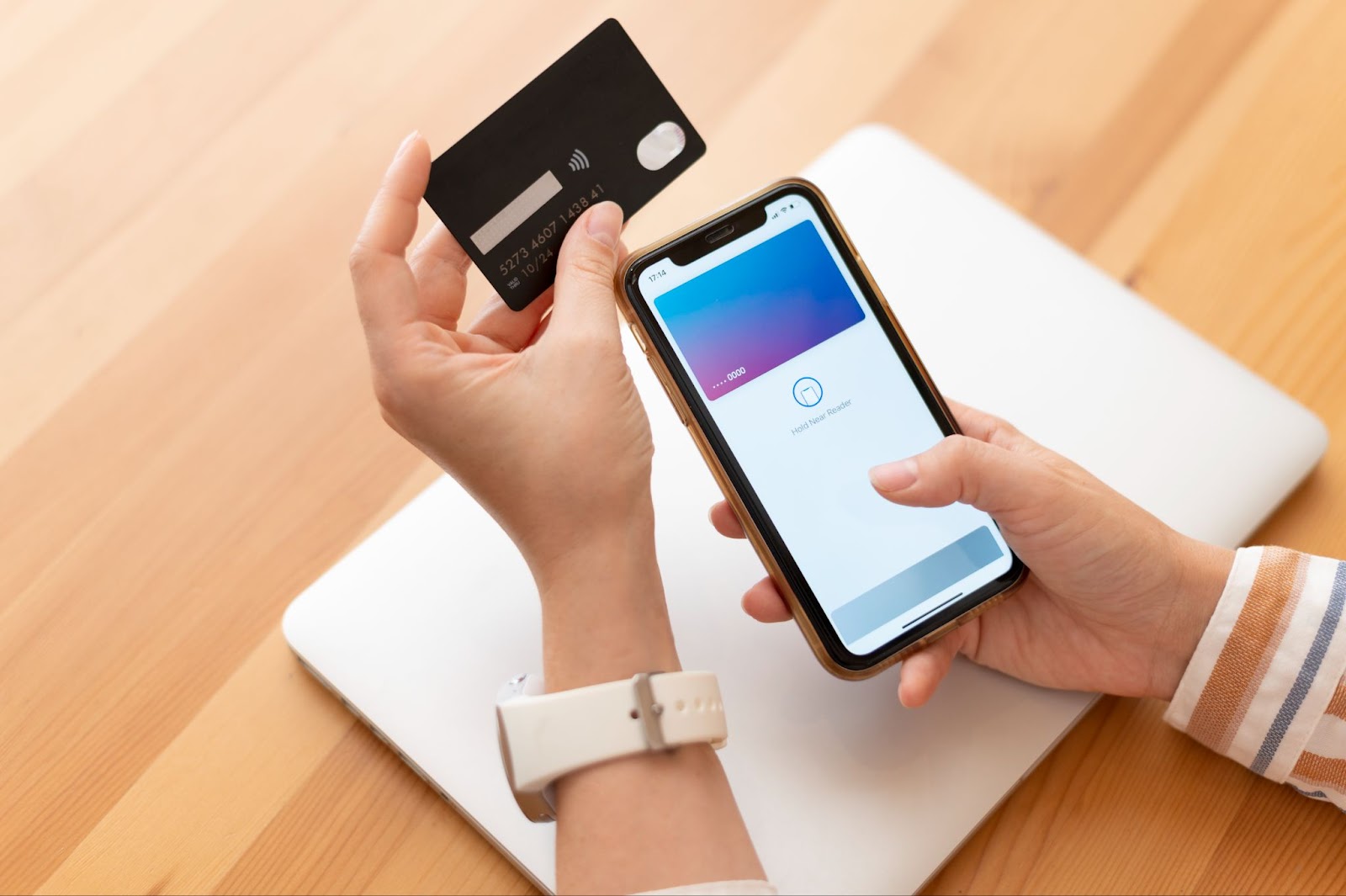 Smartphone showing mobile e-wallet payment screen used for ante 12 joker deposits